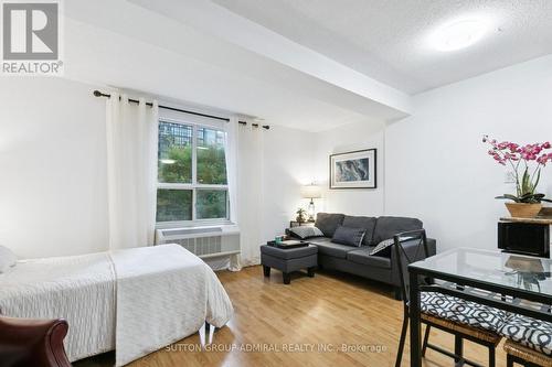 305 - 88 Charles Street, Toronto, ON - Indoor Photo Showing Bedroom