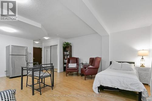 305 - 88 Charles Street, Toronto, ON - Indoor Photo Showing Bedroom