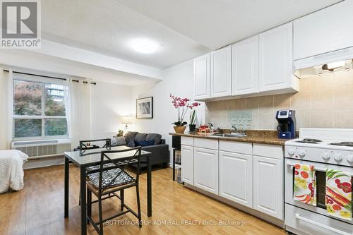 305 - 88 Charles Street, Toronto, ON - Indoor