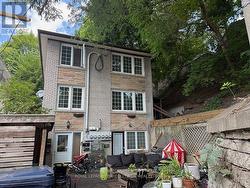 6 - 8 CASCI AVENUE  Toronto, ON M4L 2K3