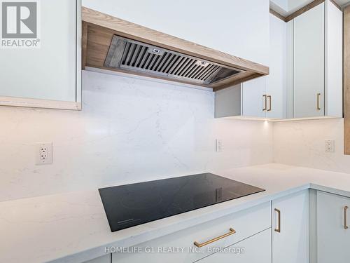 8 Vetch Street, Brampton, ON - Indoor Photo Showing Kitchen
