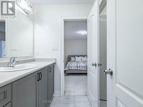 8 Vetch Street, Brampton, ON - Indoor Photo Showing Bathroom