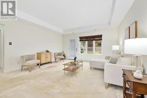 202 - 17 George Court, Cramahe, ON - Indoor Photo Showing Living Room