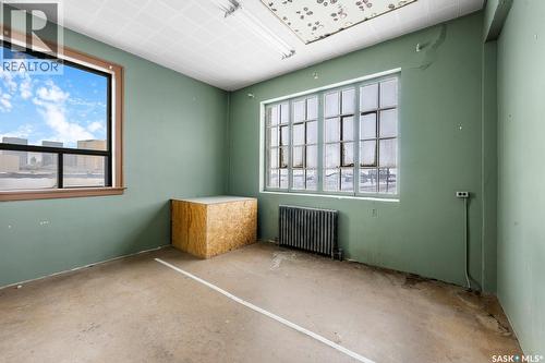 2002 Dewdney Avenue, Regina, SK 