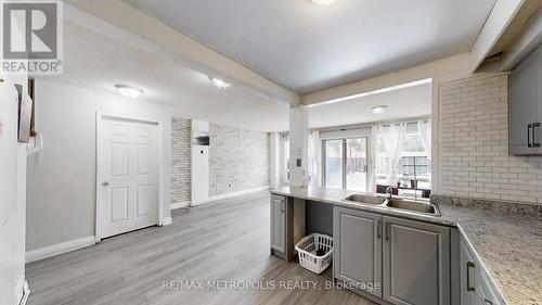 18 - 11 Livonia Place, Toronto, ON - Indoor Photo Showing Kitchen With Double Sink