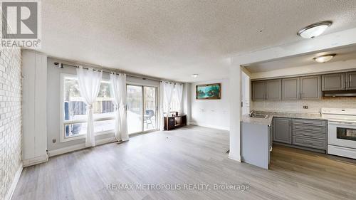 18 - 11 Livonia Place, Toronto, ON - Indoor Photo Showing Kitchen