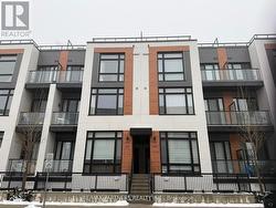 924 - 2 STECKLEY HOUSE LANE  Richmond Hill, ON L4S 0N4