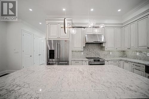 164 Elmhurst Drive, Toronto, ON - Indoor Photo Showing Kitchen With Upgraded Kitchen