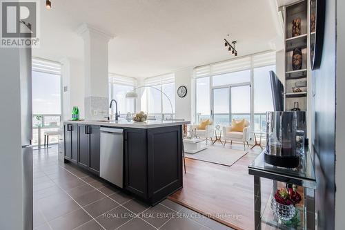 3702 - 3504 Hurontario Street, Mississauga, ON - Indoor Photo Showing Kitchen