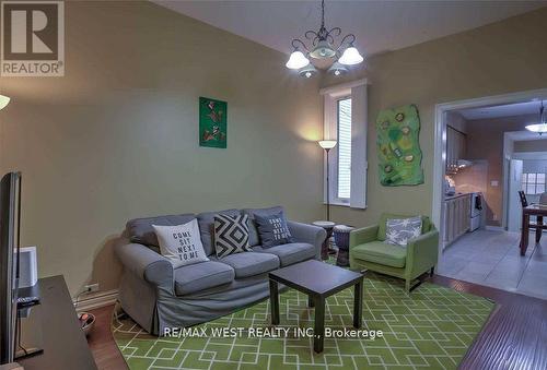 472 Symington Avenue, Toronto, ON - Indoor