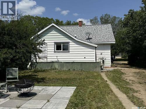 114 3Rd Avenue, Climax, SK - Outdoor