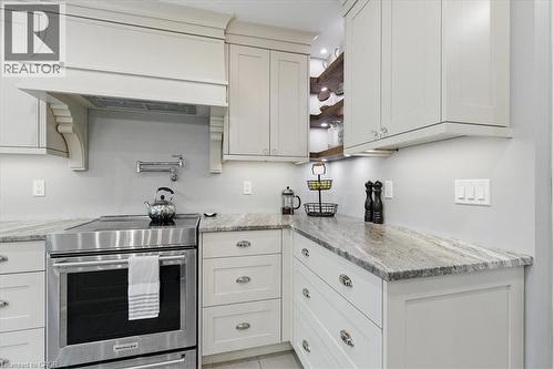 348 Old Stone Road, Waterloo, ON - Indoor Photo Showing Kitchen With Upgraded Kitchen