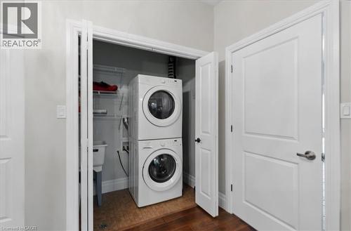 348 Old Stone Road, Waterloo, ON - Indoor Photo Showing Laundry Room