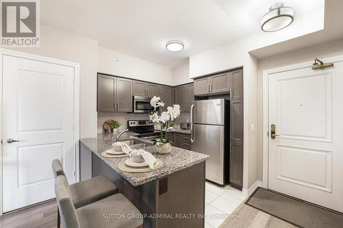 1016 - 9255 Jane Street, Vaughan, ON - Indoor Photo Showing Kitchen