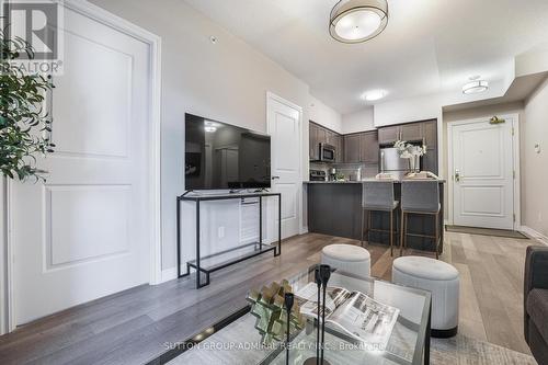 1016 - 9255 Jane Street, Vaughan, ON - Indoor