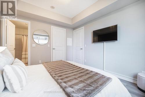 1016 - 9255 Jane Street, Vaughan, ON - Indoor Photo Showing Bedroom