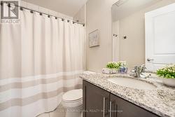 Ensuite Bathroom - 