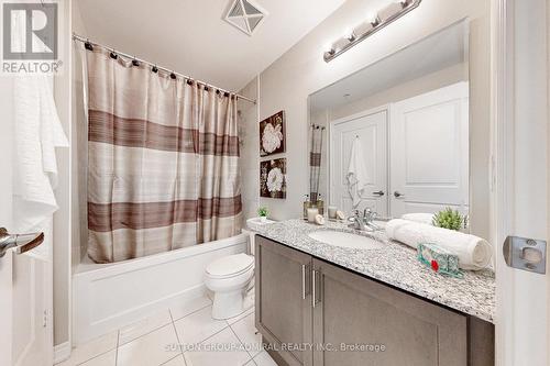 1016 - 9255 Jane Street, Vaughan, ON - Indoor Photo Showing Bathroom