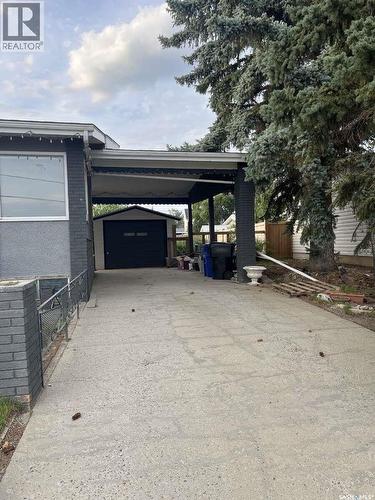506 1St Avenue W, Leader, SK - Outdoor