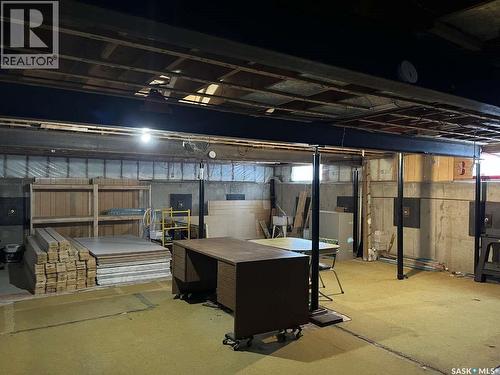 506 1St Avenue W, Leader, SK - Indoor