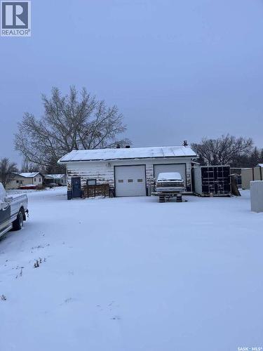 506 1St Avenue W, Leader, SK - Outdoor