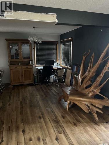 506 1St Avenue W, Leader, SK - Indoor