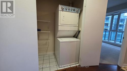 3408 - 4070 Confederation Parkway, Mississauga, ON - Indoor Photo Showing Laundry Room