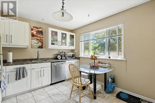 1211 Eighth Line, Oakville, ON - Indoor Photo Showing Kitchen