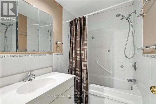1211 Eighth Line, Oakville, ON - Indoor Photo Showing Bathroom