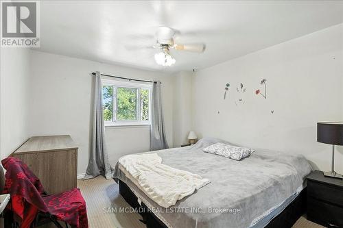 1211 Eighth Line, Oakville, ON - Indoor Photo Showing Bedroom