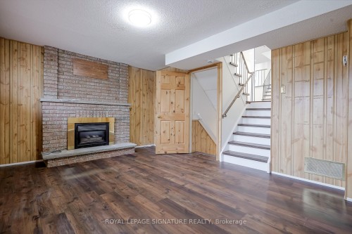 796 Thistle Down Court, Mississauga, ON - Indoor Photo Showing Living Room With Fireplace