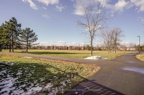 796 Thistle Down Court, Mississauga, ON - Outdoor With View