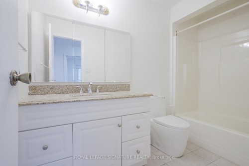 796 Thistle Down Court, Mississauga, ON - Indoor Photo Showing Bathroom
