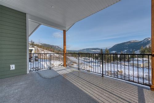 2123 Mountain View Avenue, Lumby, BC - Outdoor With Exterior