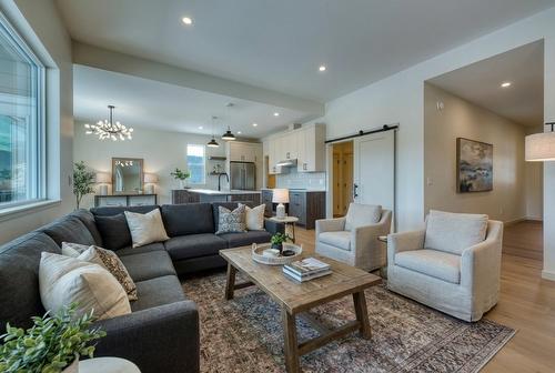2123 Mountain View Avenue, Lumby, BC - Indoor Photo Showing Living Room