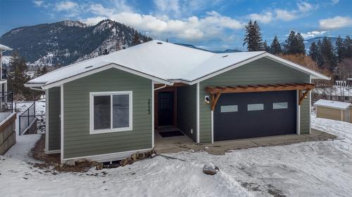 2123 Mountain View Avenue, Lumby, BC - Outdoor