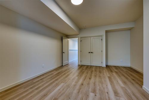 2123 Mountain View Avenue, Lumby, BC - Indoor Photo Showing Other Room
