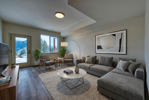 2123 Mountain View Avenue, Lumby, BC - Indoor Photo Showing Living Room