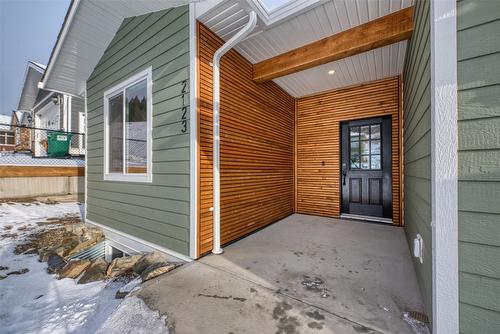 2123 Mountain View Avenue, Lumby, BC - Outdoor With Exterior
