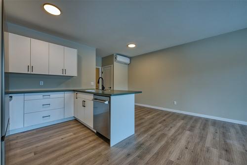 2123 Mountain View Avenue, Lumby, BC - Indoor Photo Showing Kitchen