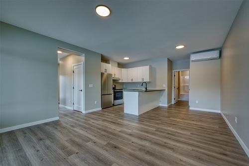 2123 Mountain View Avenue, Lumby, BC - Indoor Photo Showing Kitchen