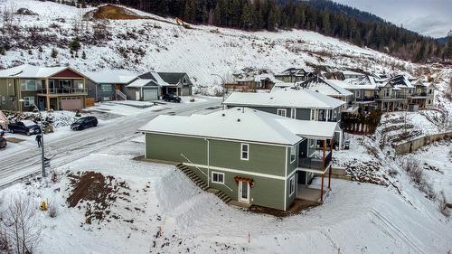 2123 Mountain View Avenue, Lumby, BC - Outdoor