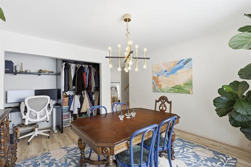 2074 Hampshire Drive, Kamloops, BC - Indoor Photo Showing Dining Room