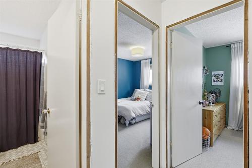 2074 Hampshire Drive, Kamloops, BC - Indoor