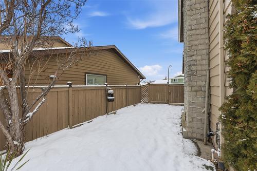 2074 Hampshire Drive, Kamloops, BC - Outdoor