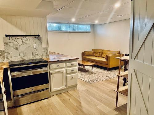 2074 Hampshire Drive, Kamloops, BC - Indoor