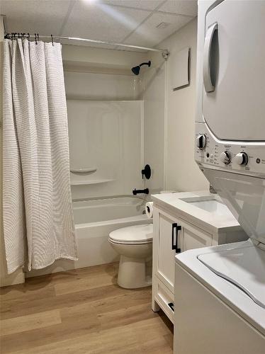 2074 Hampshire Drive, Kamloops, BC - Indoor Photo Showing Laundry Room