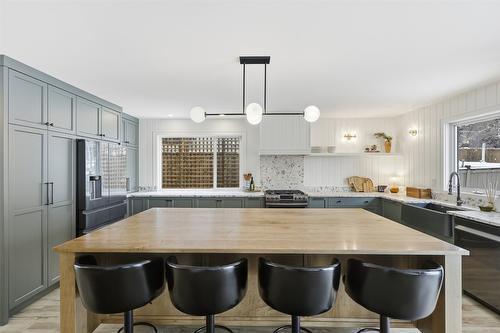 2074 Hampshire Drive, Kamloops, BC - Indoor