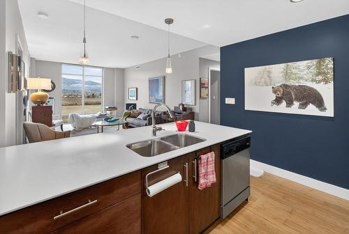 403-2040 Springfield Road, Kelowna, BC - Indoor Photo Showing Kitchen With Double Sink