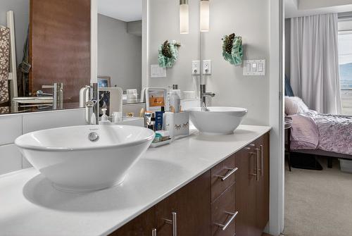 403-2040 Springfield Road, Kelowna, BC - Indoor Photo Showing Bathroom